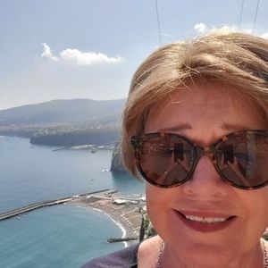 Meet your Posher, Gael